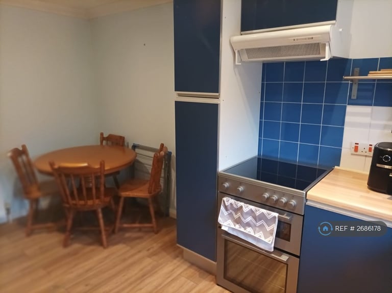 2 bedroom flat in Columba Street, Glasgow, G51 (2 bed) (#2686178)