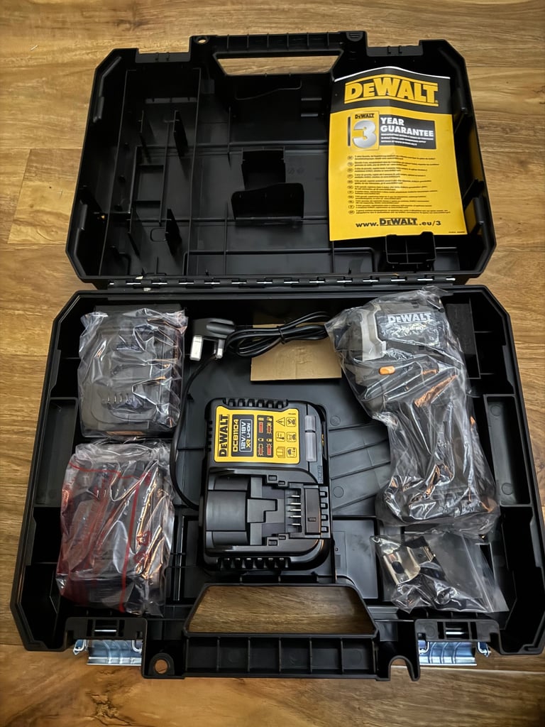 DEWALT DCF85MP2T MCLAREN F1 18V XR BL 1/4IN IMPACT DRIVER + 2 X 5AH BATTERIES - UNWANTED GIFT.