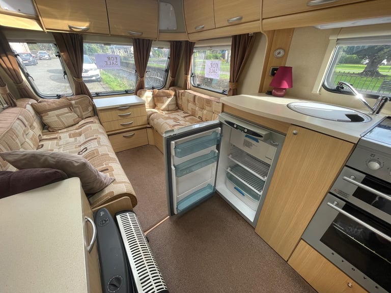 Abbey Vogue2 460
