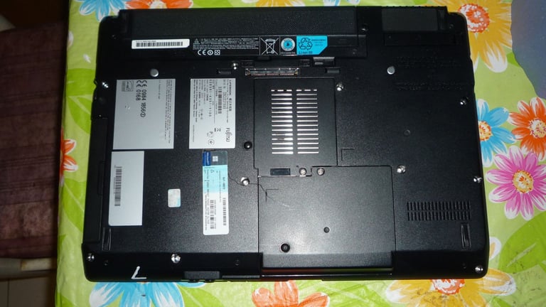 FUJITSU Lifebook S752 14" i5 8GB 128GB SSD Laptop, Opened to offers.