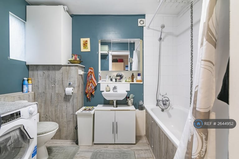 2 bedroom house in Goldsmith Road, London, E17 (2 bed) (#2644952)