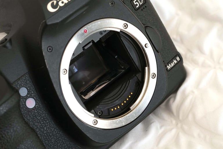 Canon 5D Mark II & Canon 100-200mm Lens & Accessories bundle
