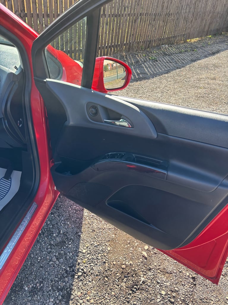 2012 Vauxhall Meriva 1.4i 16V SE 5dr MPV Petrol Manual