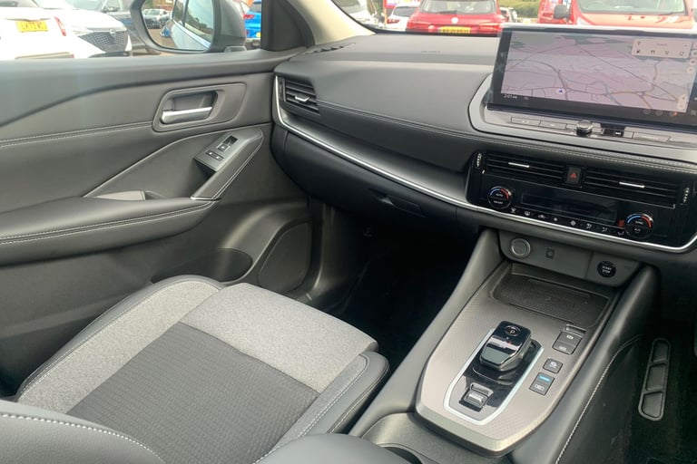 2025 Nissan Qashqai 1.5 E-Power N-Connecta [Glass Roof] 5dr Auto Hatchback Hybrid Automatic