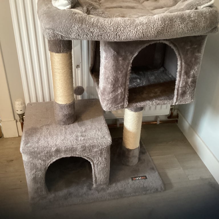 Cat tree