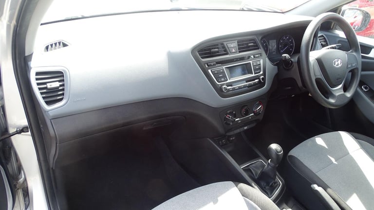 HYUNDAI I20 1.2 Blue Drive S Silver Manual Petrol 2016