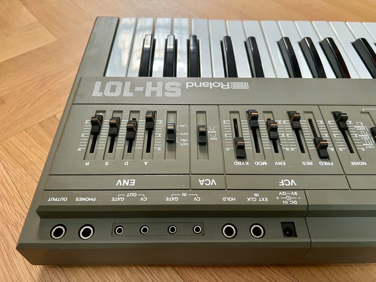 Roland SH-101 Analogue Synthesizer