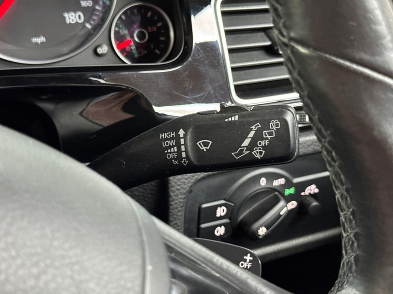 2015 Volkswagen Touareg 3.0 TDI V6 BlueMotion Tech R-Line Tiptronic 4WD Euro 6 (s/s) 5dr ESTATE D...