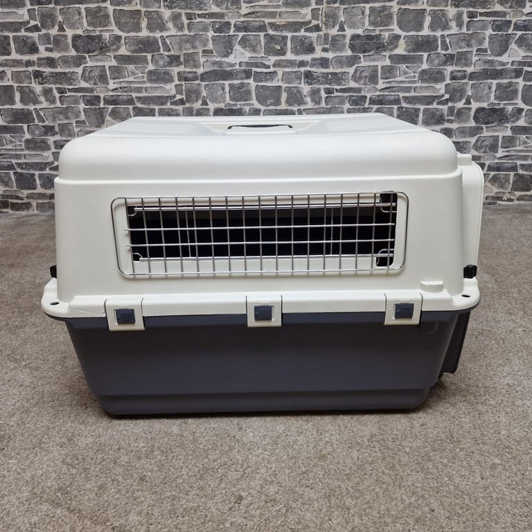 image for Medium Plastic Dog Travel Crate with Metal Door and Bowl