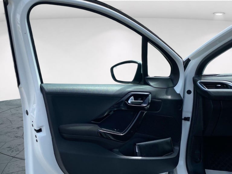 2015 Peugeot 2008 1.2 PureTech Access Euro 6 5dr (A/C) Petrol