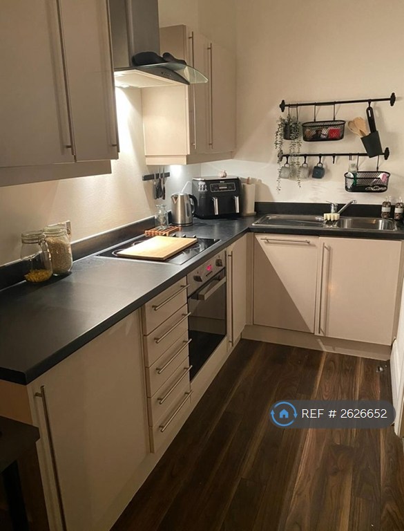 1 bedroom flat in Atlas Mill, Bolton, BL1 (1 bed) (#2626652)