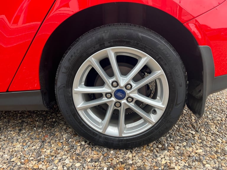 2015 Ford Focus 1.0 EcoBoost 125 Zetec 5dr HATCHBACK PETROL Manual