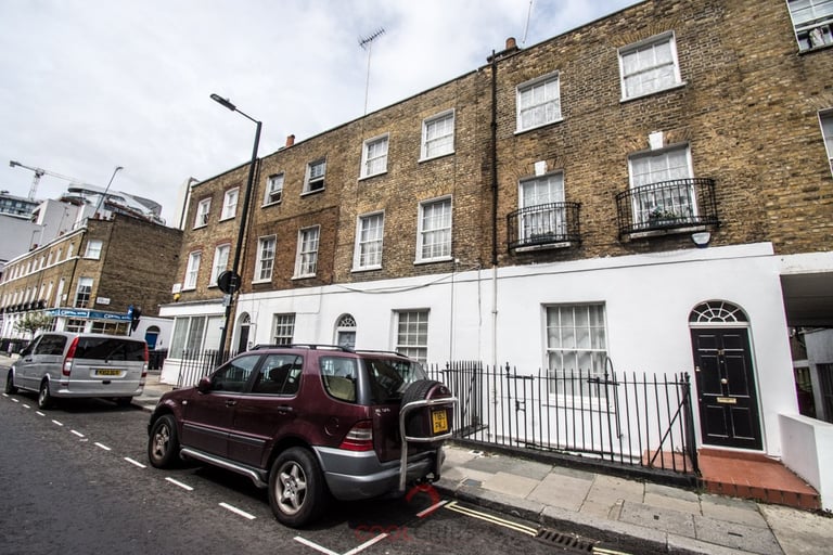 image for Large Bedroom situated in a well Victorian style building, Sale Place, Paddington, W2.-Ref: 1644
