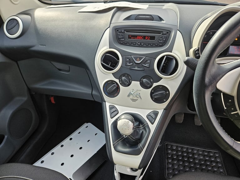 FORD KA 1.2 Zetec White Edition *** 26,000 Miles *** 2016