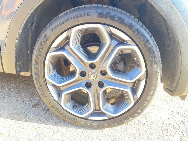 2017 Renault Kadjar 1.2 TCe Dynamique S Nav EDC Euro 6 (s/s) 5dr HATCHBACK Petrol Automatic