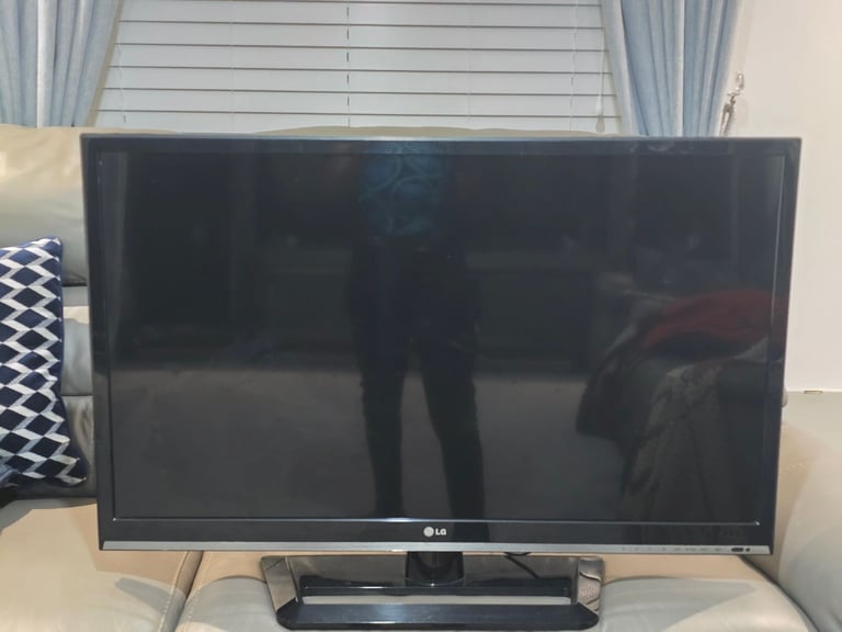 LG LCD TV screen for sale