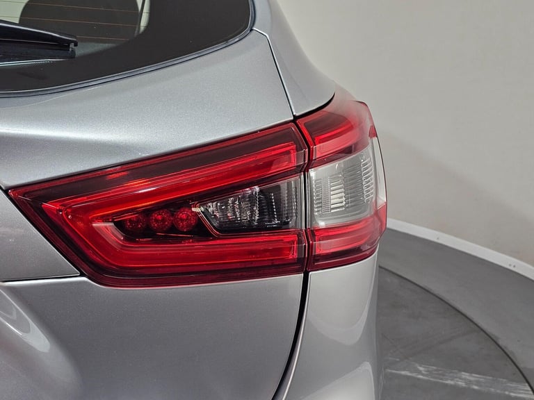 2018 Nissan Qashqai 1.2 DIG-T Acenta XTRON Euro 6 (s/s) 5dr HATCHBACK Petrol Automatic