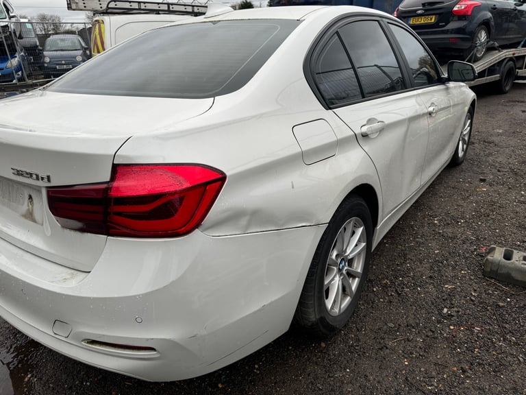 BMW f30 316i se 2016 white BREAKING FOR PARTS 