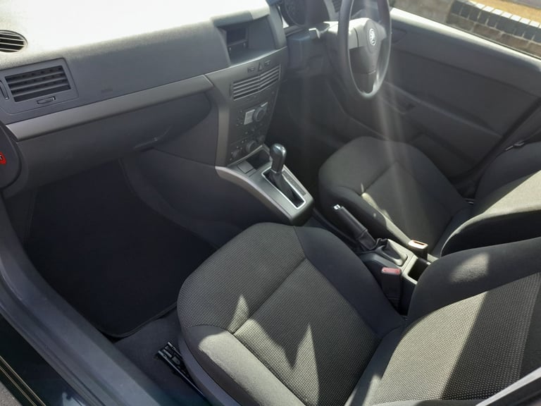 Vauxhall Astra Automatic, Only 14k, Yes 14k from new, Rare low mileage auto