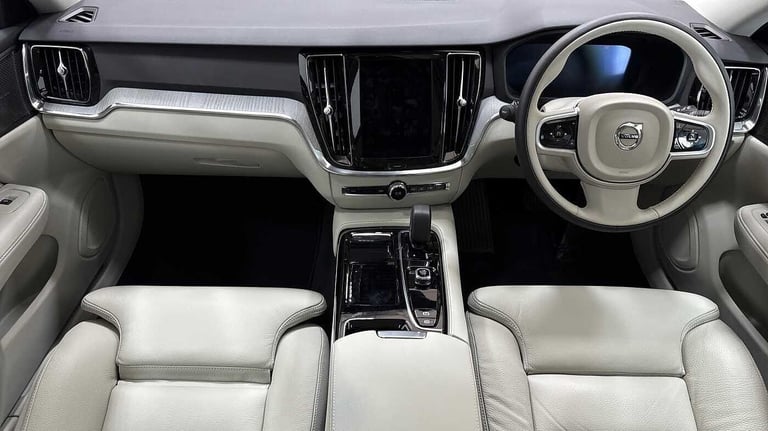 2025 Volvo V60 2.0 T8 [455] PHEV Ultra Dark 5dr AWD Auto ESTATE PETROL/ELECTRIC Automatic