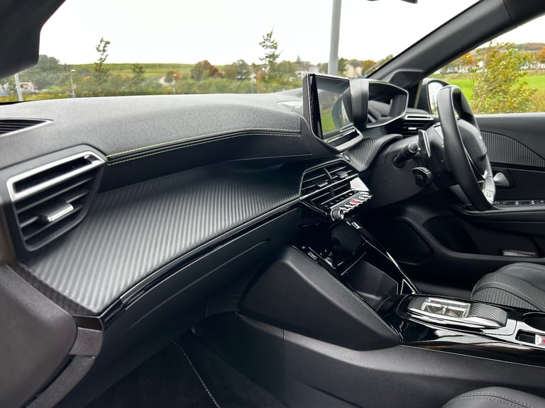 Peugeot, 208, Hatchback, 2022, Semi-Auto, 1199 (cc), 5 doors