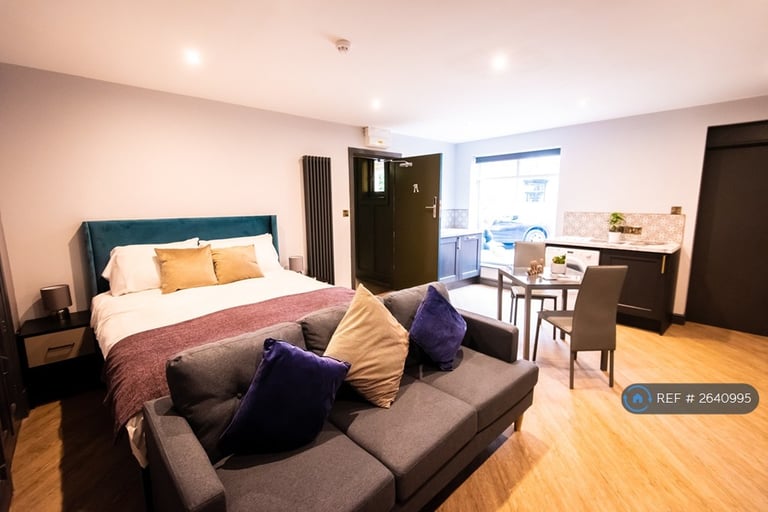 image for Studio flat in Leeds Road, Selby, YO8 (#2640995)
