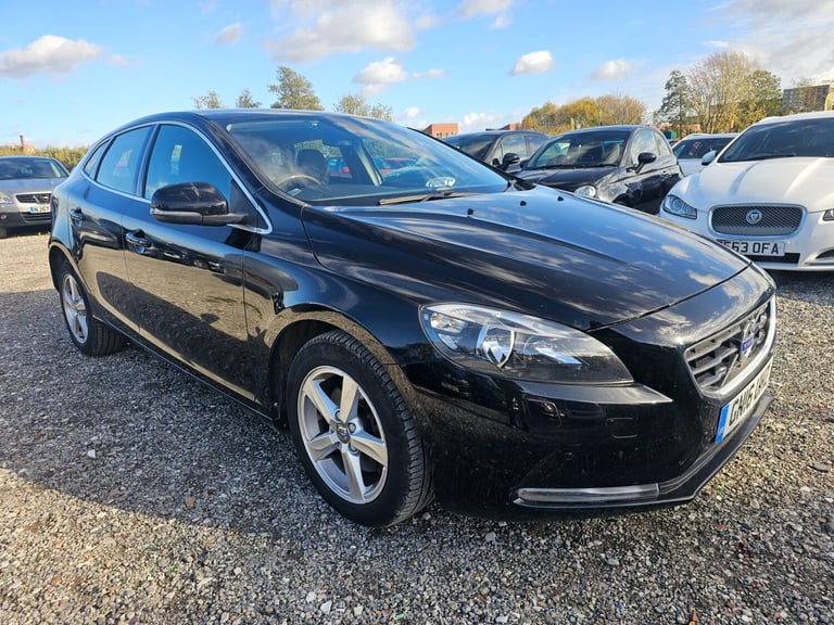 2016 Volvo V40 T2 [122] SE 5dr HATCHBACK Petrol Manual