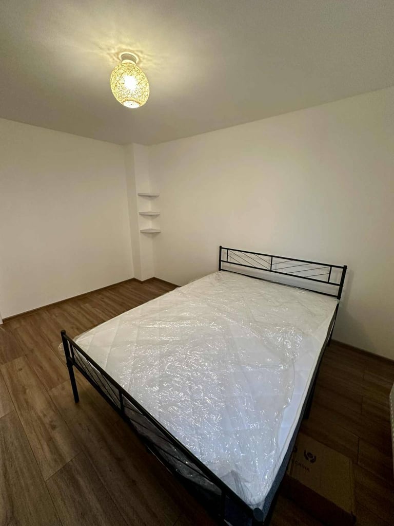 Partly Furnished 3-Bed Flat – Great Location