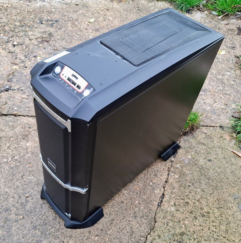 Mesh Full Tower PC Case with 700w PCI-E X-Power PSU