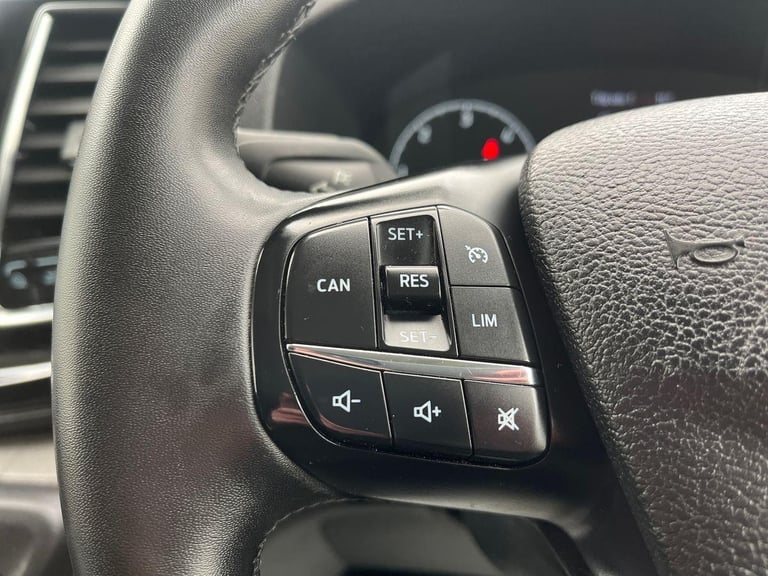 2022 Ford Transit Custom Double Cab in Van Limited 2.0L 170PS AUTO Frozen White