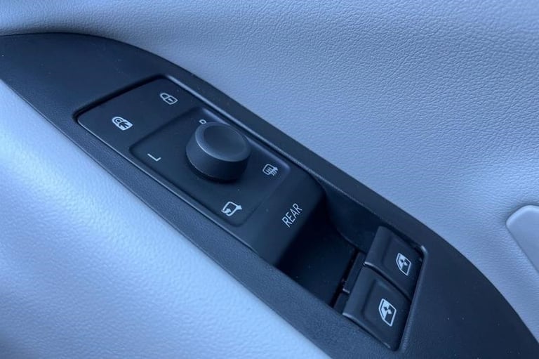 2024 Ford Capri Extended Range 77kWh Premium RWD 5dr Automatic Automatic SUV Electric Automatic