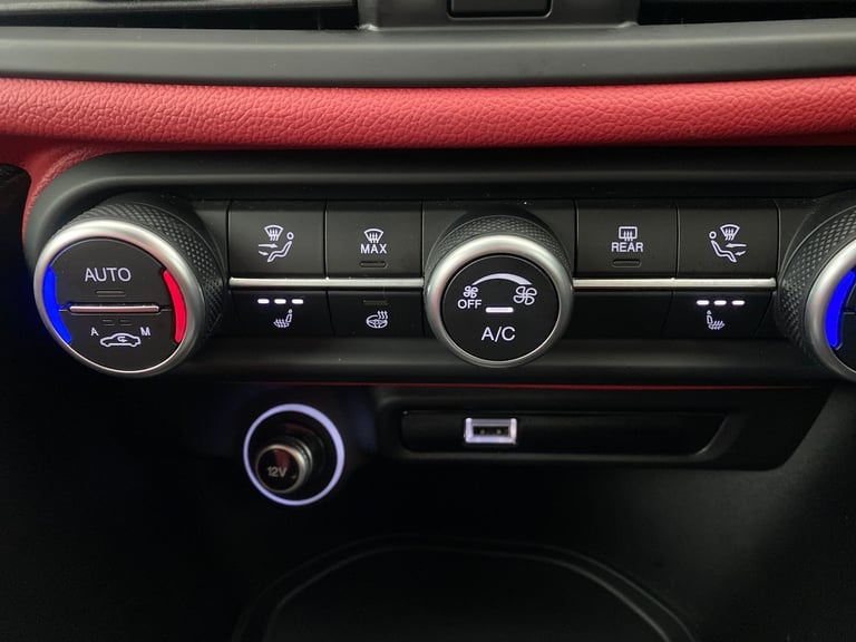 2021 Alfa Romeo Giulia 2.0T Veloce Saloon 4dr Petrol GPF Auto Euro 6 (s/s) (280 ps) - CARPLAY - N...