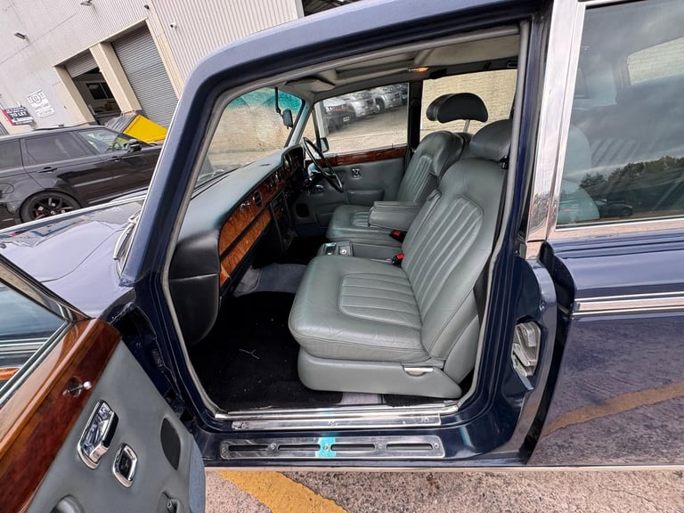 ROLLS ROYCE ROLLS ROYCE  SILVER SHADOW 2