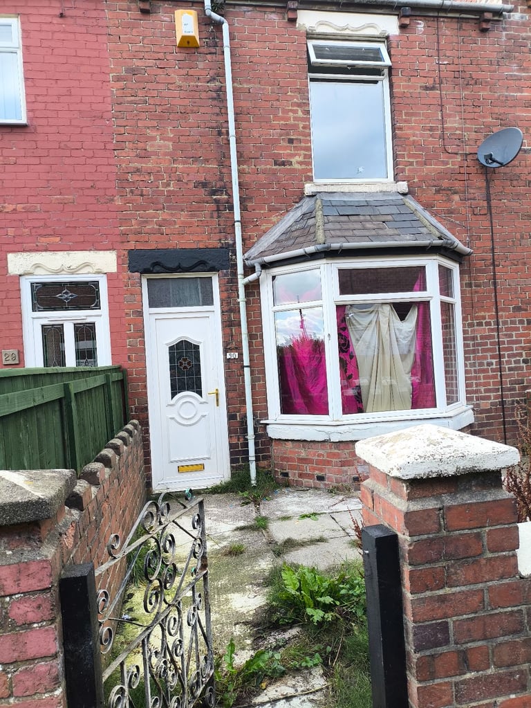 2 Bedroom Mid Terraced 