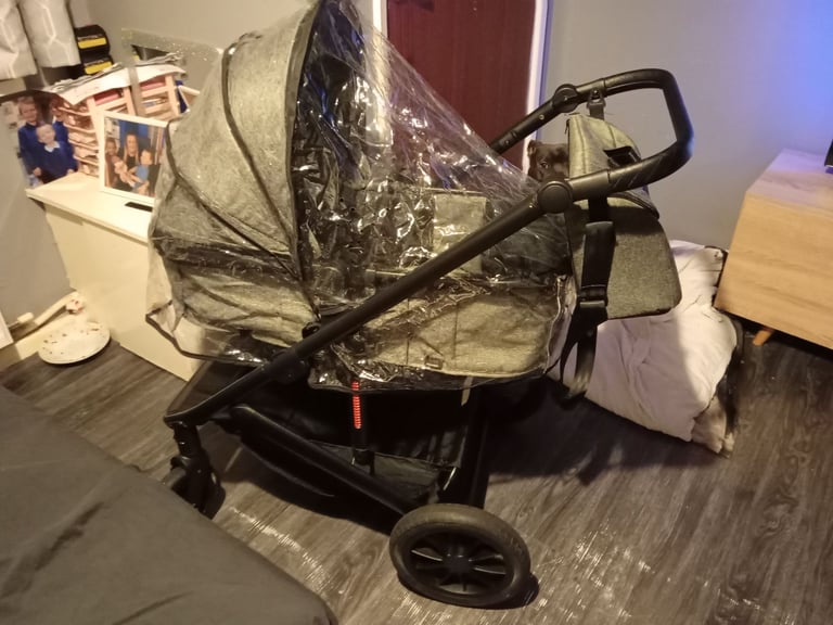 Grey 2-1 pram 
