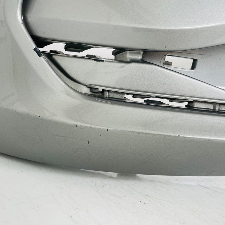 VW Golf Sportsvan Front Bumper Genuine Silver Sv Plus 2017 - 2021 [an112]
