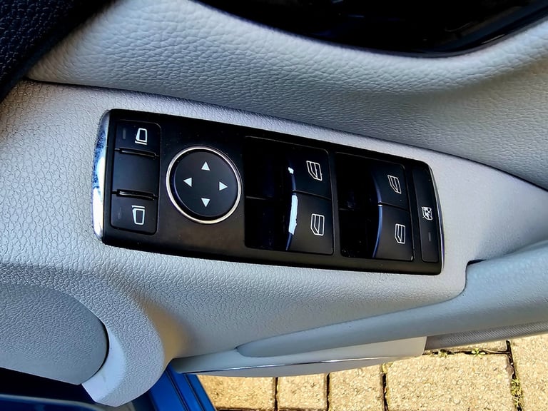 2010 Mercedes-Benz C Class C180 CGI BlueEFFICIENCY Executive LEATHER 90DAYS WARRANTY AUTO SALOON ...