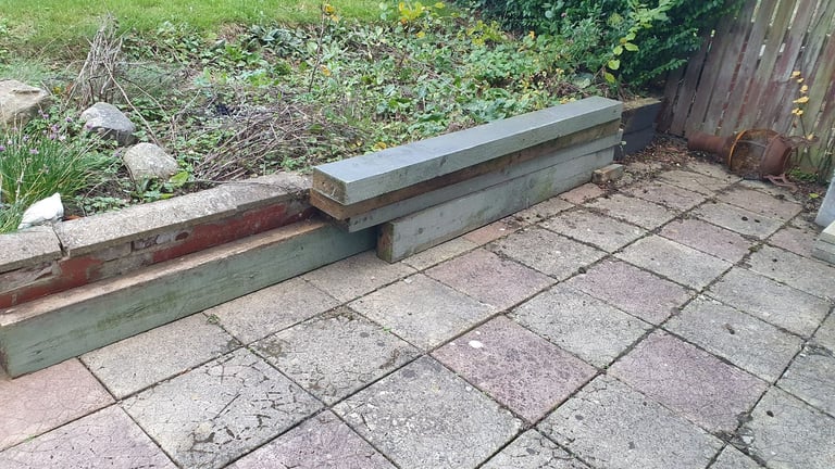 Wood railway sleepers ( reclaimed ) 