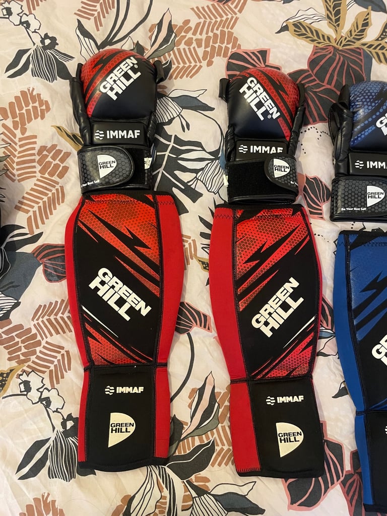 Boxing gloves 