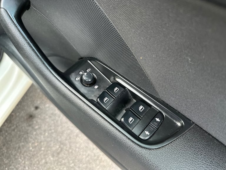 2015 Audi A3 1.6 TDI 110 SE Technik 5dr HATCHBACK Diesel Manual