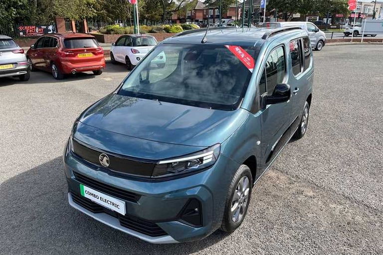 2024 Vauxhall Combo Life Electric 50kWh Ultimate MPV 5dr Electric Auto (7.4kW Charger) (136 ps) M...