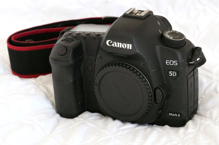  Canon 5D Mark II & Canon 100-200mm Lens & Accessories bundle