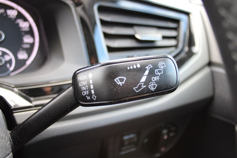 2018 Volkswagen Polo 1.0 TSI SE Euro 6 (s/s) 5dr HATCHBACK Petrol Manual