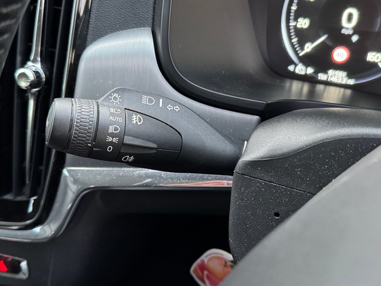 2019 Volvo V90 2.0 D4 Momentum Nav 5dr Geartronic Auto ULEZ ESTATE Diesel Automatic