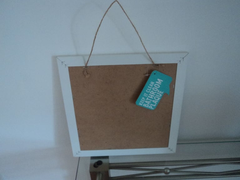 £2 each. Brand new bathroom pictures.