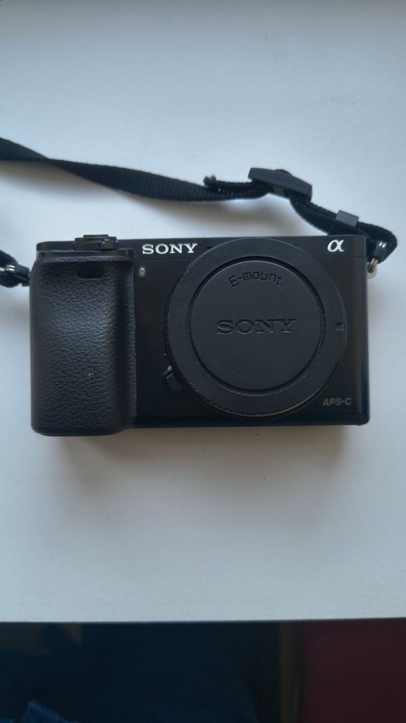 Sony A6000 Mirrorless Digital Camera Body 24.3MP with Shutter Count ~11000