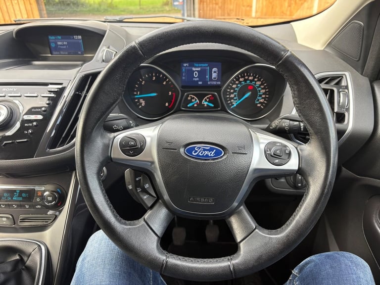 2014 Ford Kuga 2.0 TDCi Titanium 2WD Euro 5 5dr HATCHBACK Diesel Manual
