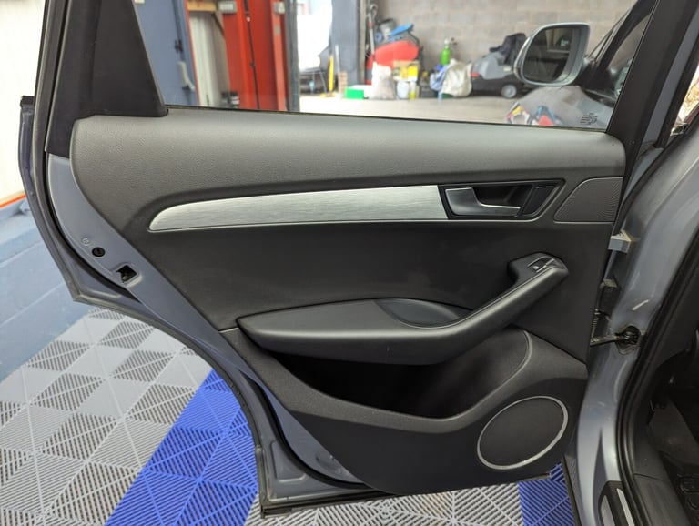 2009 Audi Q5 2.0 TDI Quattro S Line 5dr S Tronic ESTATE Diesel Automatic