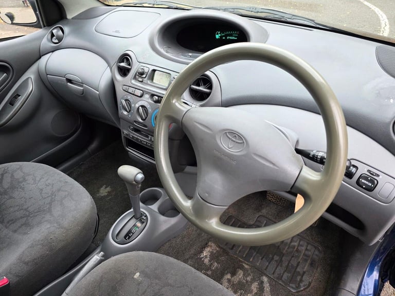 2001 Toyota Yaris 1.3 16v VVTi GLS 3dr Auto [AC] HATCHBACK PETROL Automatic