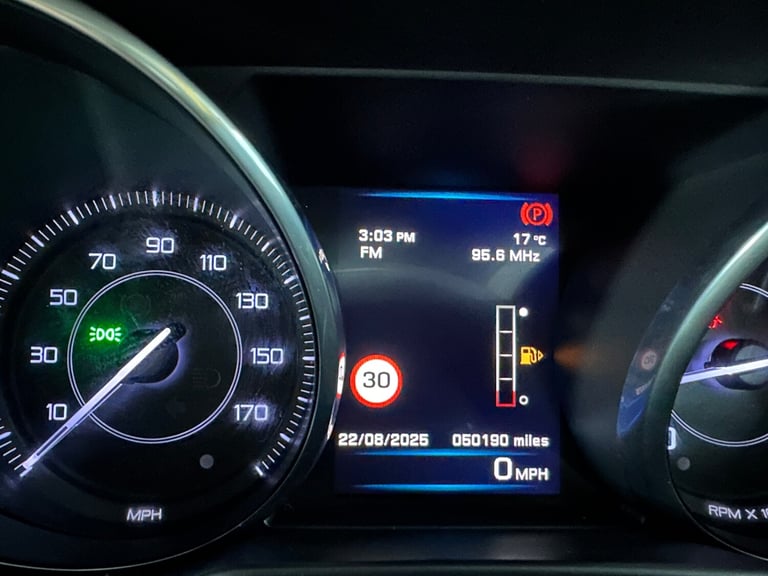 2016 Jaguar XE 2.0d Portfolio Euro 6 (s/s) 4dr SALOON Diesel Manual